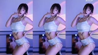 dign1461 Shaking Booty and Showing Off Herself On Live Afreecatv VIdeo