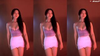 Unina With Big Boobs Flashing Them WHile Dancing Afreecatv Video