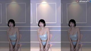 Dayeosin Asian Short Haired Busty Girl Showing off Booty and Boobs Video