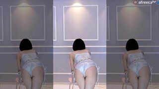 Dayeosin Asian Short Haired Busty Girl Showing off Booty and Boobs Video