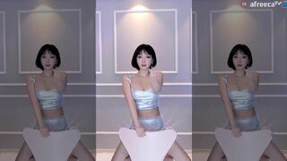 Dayeosin Asian Short Haired Busty Girl Showing off Booty and Boobs Video