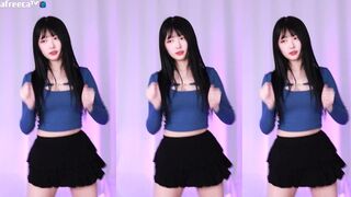 Yjk011599 Pretty Gorgeous Asian Teen Dancing and Showing off Video