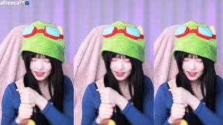 Yjk011599 Pretty Asian Cutie Showing Off On Live Video