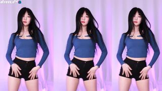 Yjk011599 Sexy Hot Asian Cutie Showing off her Curvy Booty While Dancing Video