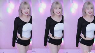Korean Naxttyy1358 Blondie Shaking Her Juciy Booty on Cam Afreecatv Video