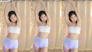 Endolphlin Shows Off While Dancing On live Afreecatv Video