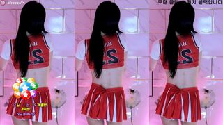 kmj87990  Exposes her big Boobs While Dancing on Live Afreecatv Video