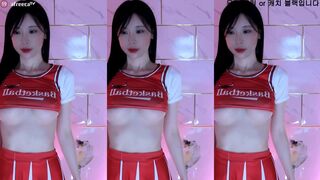 kmj87990 Sexy Asian Showing off her Boobs and Booty On Cam Afreecatv Video