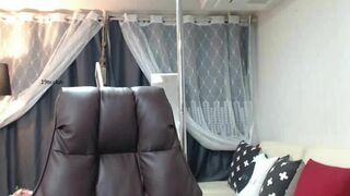 Kbj Syubin Exposes Herself on Cam And Masturbates In the Live Video