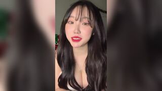 Sejinming Teasing Her Fans With Heavy Tits While Stream Video