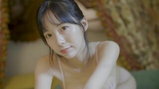 Leeesovely Shows off Her Slim Sexy Booty And Shows Off On Cam Video