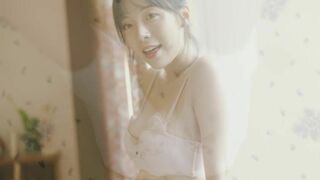 Leeesovely Shows off Her Slim Sexy Booty And Shows Off On Cam Video