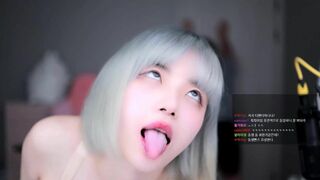 Cute Asian Streamer Bend Over For Teasing Big Ass And Touching Boobs While Dancing Video