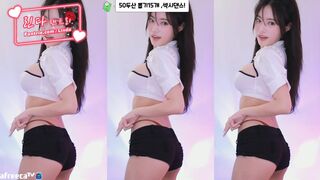 Whalsrud0217 Sexy Asian Showing her Hot Booty When Dancing Afreecatv Video