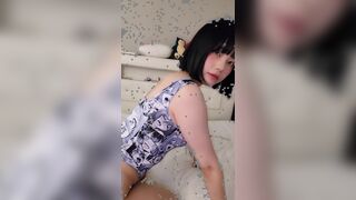 zlzzlz95 Short Haired Cutie Showing her Curvy Booty and Pussy Video