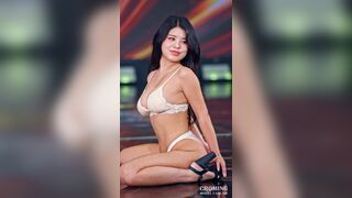 Sexy babe Showing off her Boobs and Booty on Cam Umc Model Video