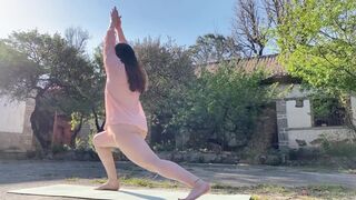 ZhouYiQin Doing Yoga Without Panty And Exposing Shaved Cunt Video