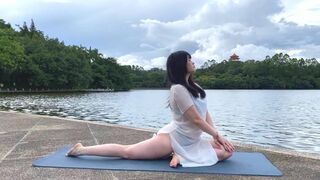 ZhouYiQin Spirituality Yoga While Teasing Nude Ass By The Lake Video