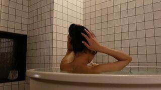 Unagichan Gets Naked And Bathing In The Tub While Teasing Nude Body Video