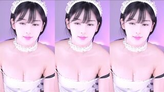 Hot Girl Yena1002 Teasing Her Thick Booty While Dancing Video