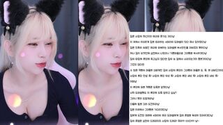 Cute Babe With Big Boobs Reading Korean Sex Story While Streaming Video
