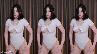 Gusdk2362 Twerking And Moving Her Curvy Ass While Dancing AfreecaTV Video