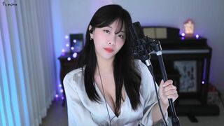 Mimojoo With Thick Boobs Teasing Her Fans With ASMR Video
