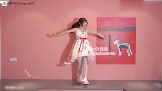 Cute Slut Niantutu Dancing Without Clothes Teasing Video