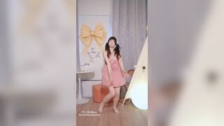 Niantutu Gets Naked In The Sexy Dance While Wearing Thong Video