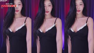 Haru S2 Sexy Asian Model In Black Dancing While getting her Boobs Caught On Cam Afreecatv Video