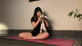 ZhouYiQin Pretty Asian Showing her Pussy and Ass While Doing Yoga On Floor Video