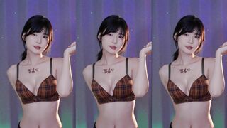 Yule Asian Cutie never Gets Tired Of Dancing Video