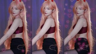 Yule Cute Asian Shaking Ass and Dancing On Live Video