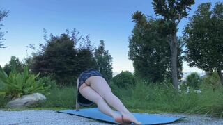 ZhouYiQin Sexy Asian beauty in Cute Dress Exposes Her Ass and Pussy Outdoor Workout Video