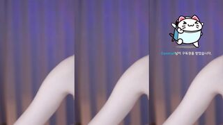 Yule Cutie In Short Pants Dancing While Showing Bouncy Boobs Video