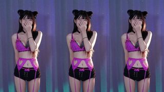 Yule Slim Asian Dancer Doing it For Fans Video