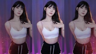 Yule Showing off her Jiggling Boobs When Dancing Video