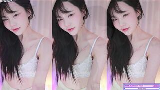 Chujeong Korean Showing off her boobs While Shaking Ass and Dancing Afreecatv Video
