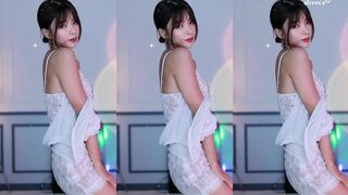 Hyeming Asian Beauty In White Sexy Dress Dancing On Live Afreecatv Video