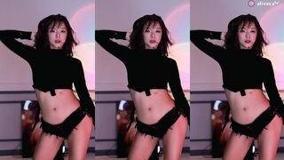 Hyeming Asian Wearing Black Tiny Shorts Dancing like a pro Afreecatv Video