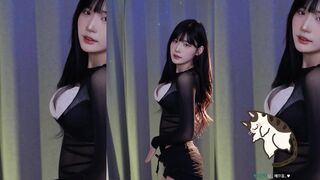 yule_.0.03 Gorgeous Asian Teen Dancing While Showing Tight Small Ass Video