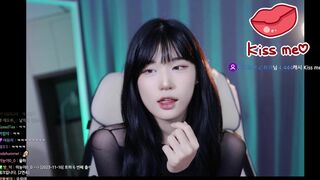 yule_.0.03 Lusty Asian Licking Finger Video