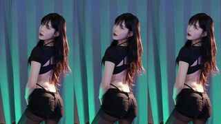 yule_.0.03 Asian Twerking Ass Round For a Hot Dance Video