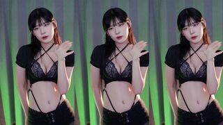 yule_.0.03 Sexy Slim Asian Dancing While Teasing Fans Video