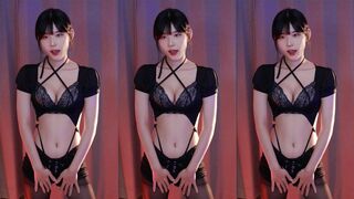 yule_.0.03 Sexy Asian Babe Showing Off Jiggling Boobs While Dancing Video