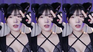 yule_.0.03 Wild Asian Teen Dancing On Live Closeup Video