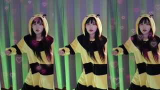 yule_.0.03 Cute Asian Girl Dancing On Live Cam Video