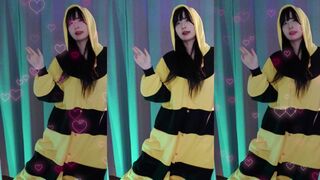 yule_.0.03 Cute Asian Girl Dancing On Live Cam Video