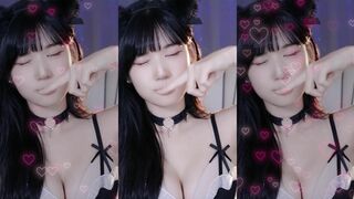 yule_.0.03 Naughty Teen Getting Boobs Caught On Live Cam Video