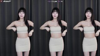 yin2618 Asian Girl Wearing Tight Outfit Dancing On Live Afreecatv Video